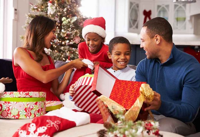 30 Ide Hadiah Santa Rahasia Terbaik untuk Keluarga dan Teman