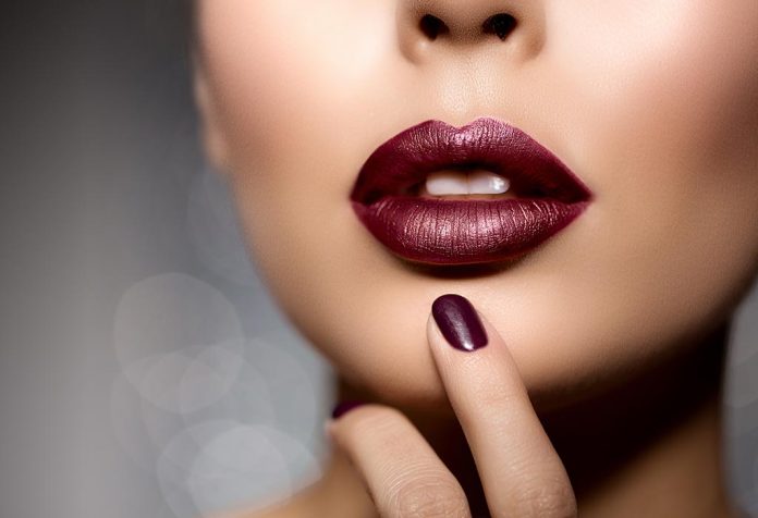 Efek Samping Lipstik - Bagaimana Produk Riasan Ini Dapat Membahayakan Anda
