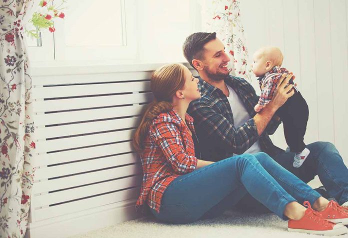 6 Hal yang Harus Kamu Sampaikan ke Suami di Hari Ayah ini