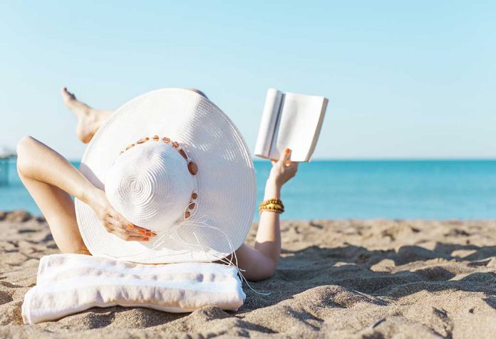 Tingkatkan Daftar Bacaan Anda Dengan Bacaan Pantai yang Menakjubkan