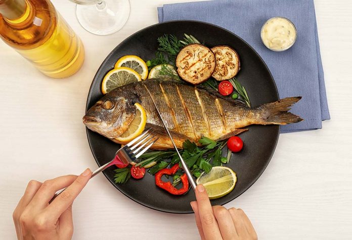 Makan Ikan dan Hidup Lebih Lama - 12 Manfaat Kesehatan yang Menakjubkan dari Makan Ikan