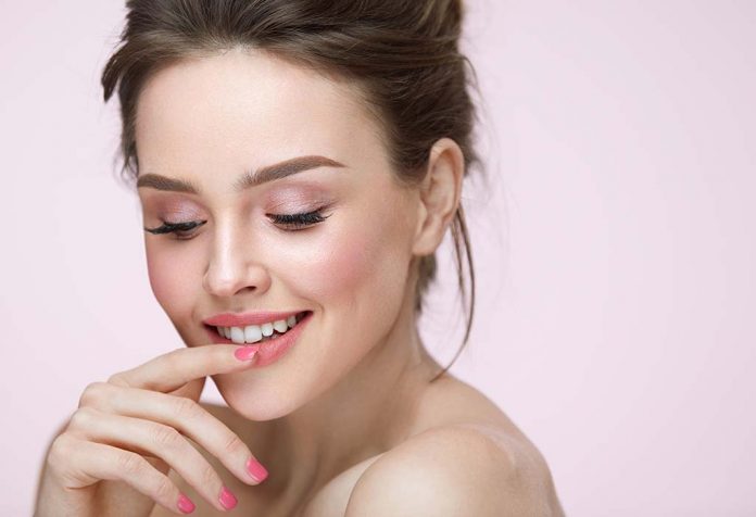 10 Obat Rumahan yang Efektif untuk Bibir Merah Muda