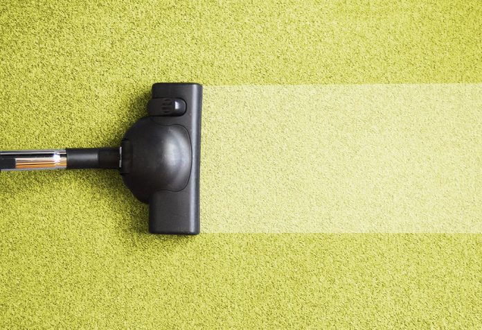 cara membersihkan karpet di rumah