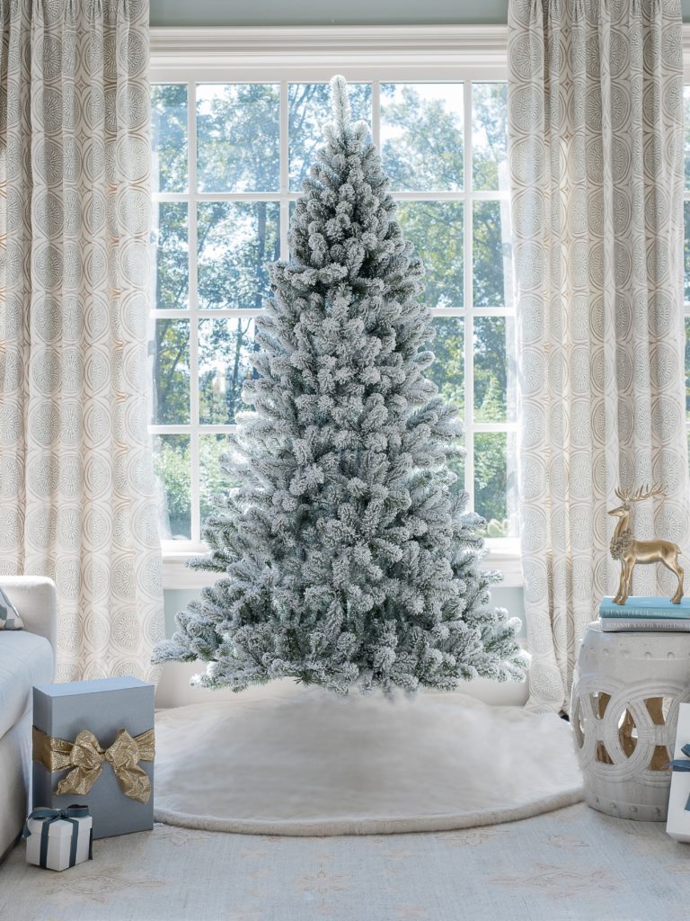 29 Tema Dekorasi Pohon Natal Unik