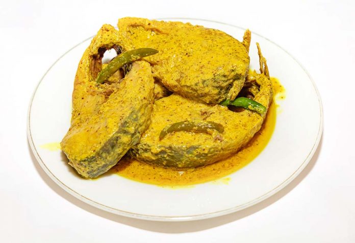 Ikan Shorshebata Ilish Maach Hilsa dalam Resep Kari Mustard