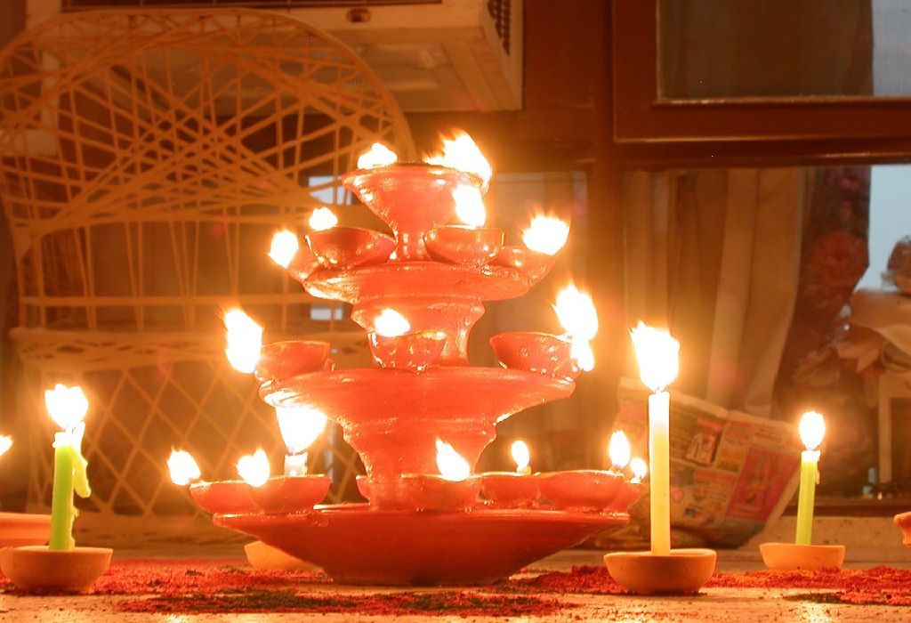9 Ide Dekorasi Diya DIY yang Mudah untuk Diwali