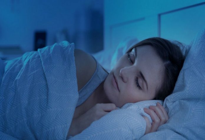 apakah posisi tidur Anda merusak kesehatan Anda?