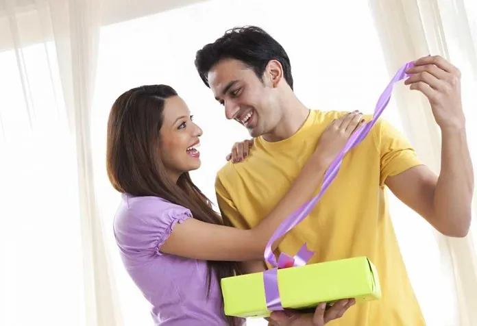 Cara Membuat Suami Anda Terkesan - 15 Cara Membuat Dia Semakin Mencintai Anda