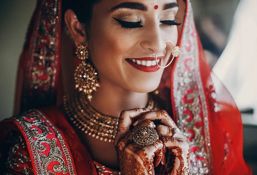 pergi untuk riasan pengantin tradisional India