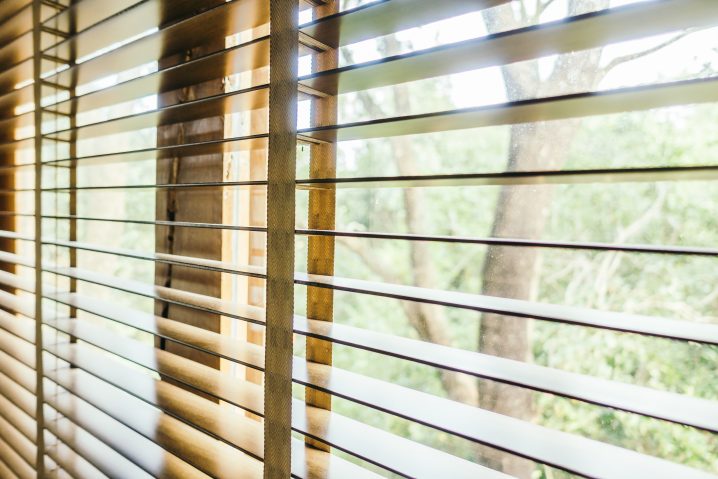 Memilih Tirai Jendela untuk Kantor Anda – Mana yang terbaik?
