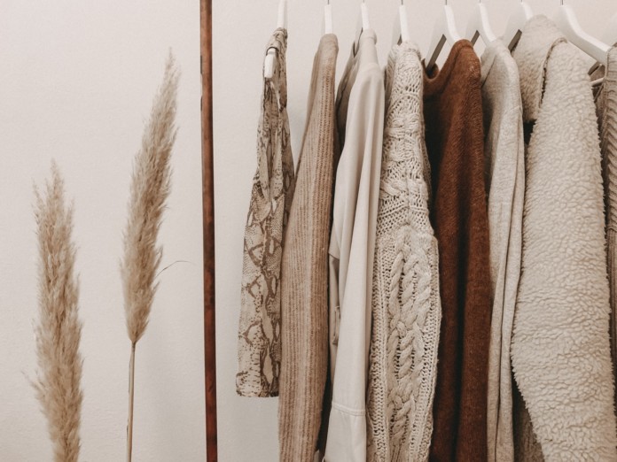 8 Ide Pakaian untuk Lemari Pakaian Musim Dingin yang Trendi