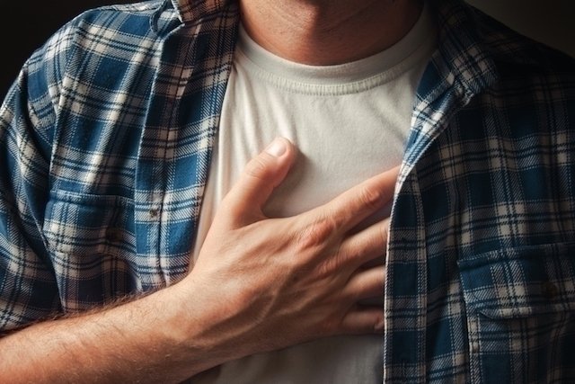 Nyeri dada: 9 penyebab utama (dan kapan bisa menjadi serangan jantung)_0