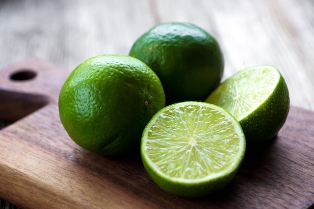 Cara menghilangkan noda lemon dari kulit_0
