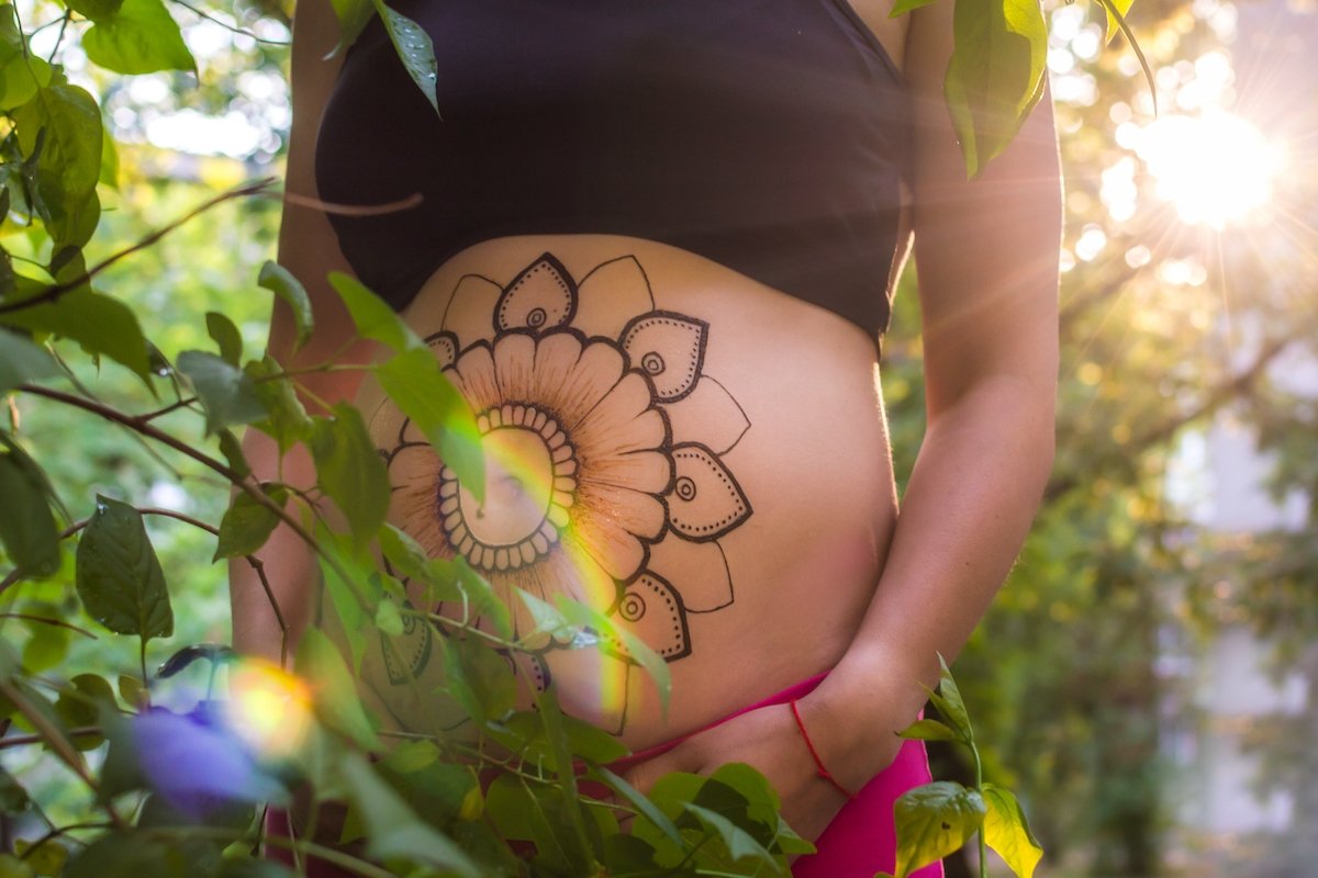 Bisakah wanita hamil membuat tato?_0