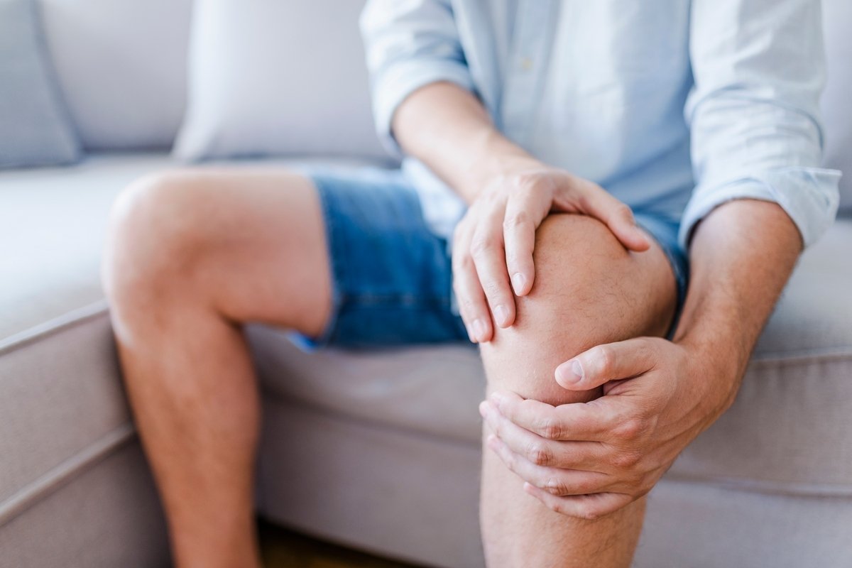 Lutut bengkak: 9 penyebab utama (dan apa yang harus dilakukan)_0