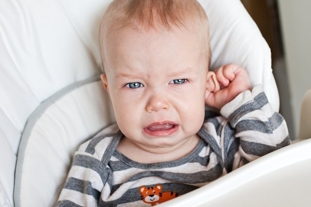 Sakit telinga pada bayi: gejala dan pengobatan_0