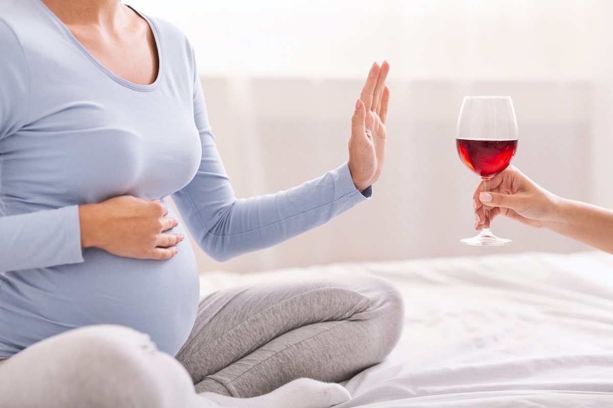 Bisakah wanita hamil minum anggur atau bir?_0