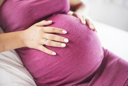 Perut keras dalam kehamilan: apa itu dan apa yang harus dilakukan_0
