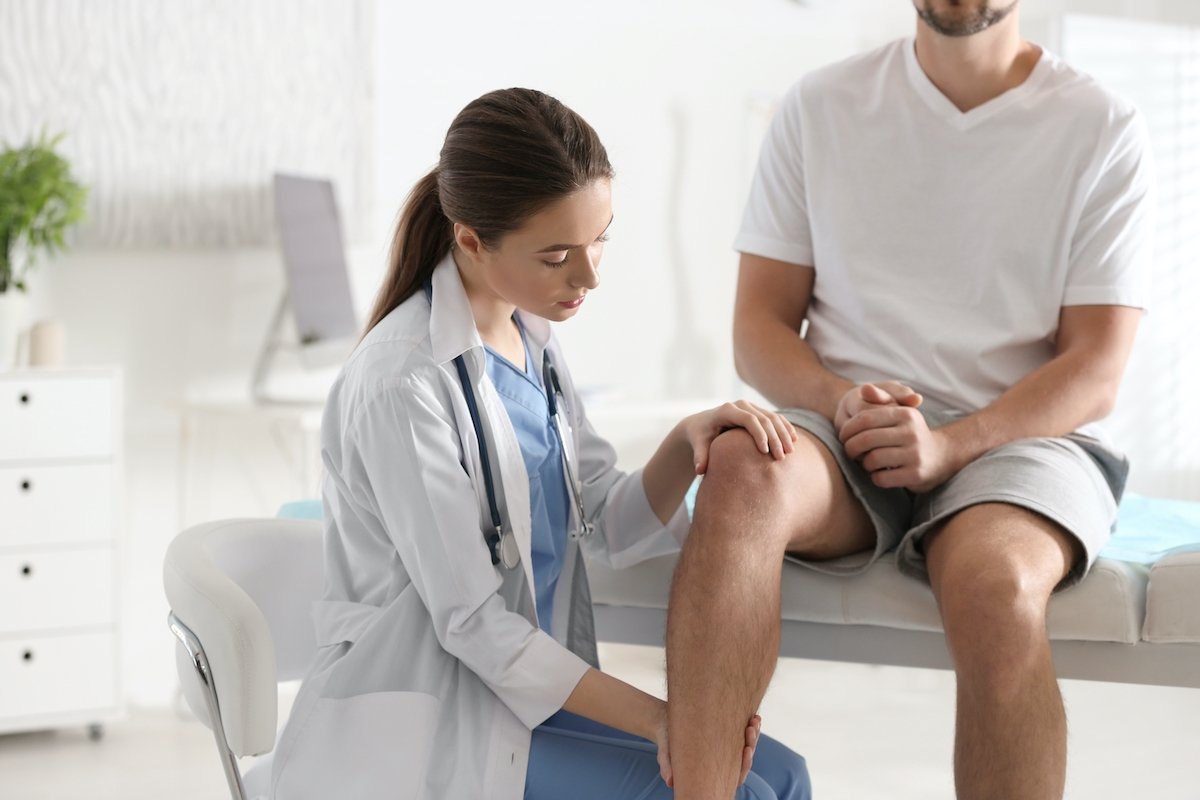 Air di lutut: apa itu, gejala, penyebab dan pengobatan_0